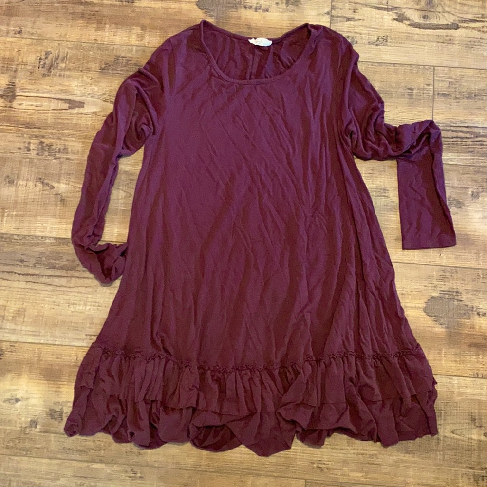 Sz. Small plum tunic with ruffle!